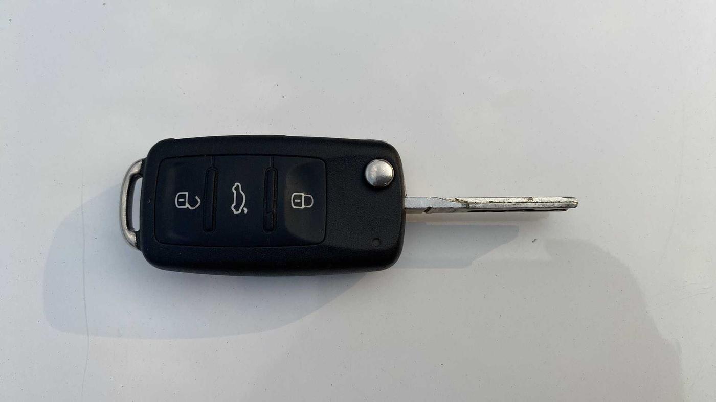 2011 Volkswagen Vento HIGHLINE DIESEL 1.6, Diesel, Manual, 82,787 km, Key Close Up