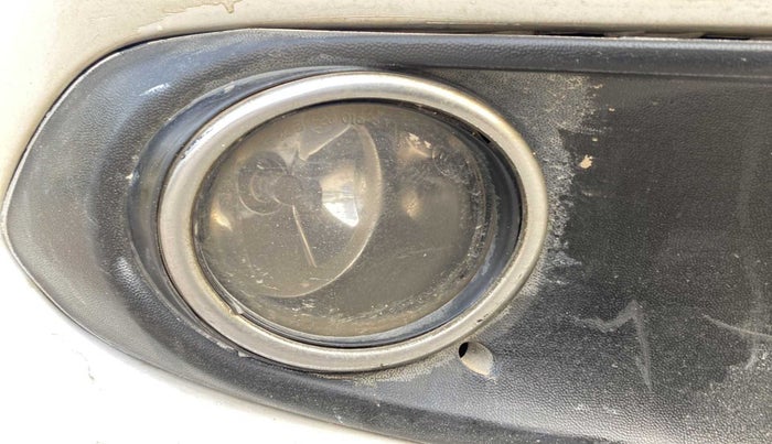 2011 Volkswagen Vento HIGHLINE DIESEL 1.6, Diesel, Manual, 82,787 km, Right fog light - Not working
