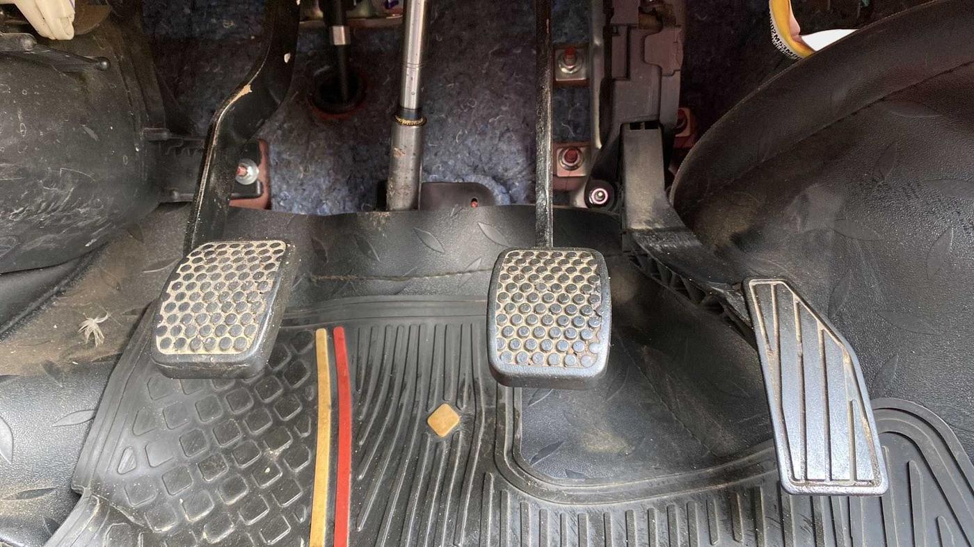 2020 Maruti Alto VXI, Petrol, Manual, 14,984 km, Pedals