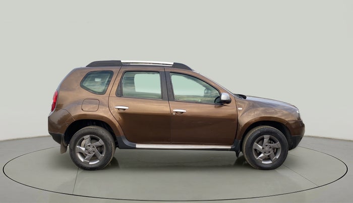 2014 Renault Duster 110 PS RXZ 4X4 MT DIESEL, Diesel, Manual, 98,349 km, Right Side View