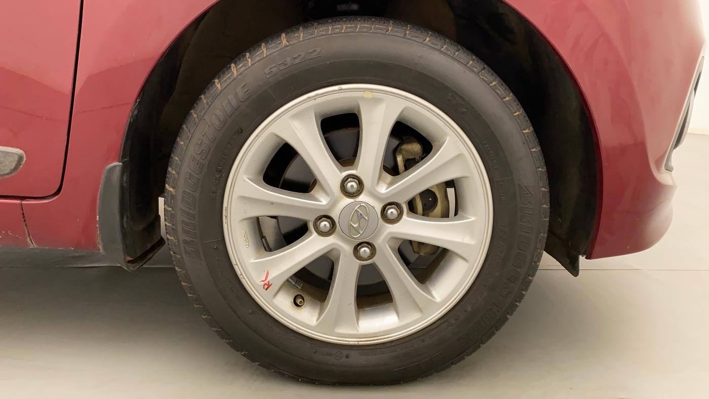 2015 Hyundai Grand i10 ASTA AT 1.2 KAPPA VTVT, Petrol, Automatic, 63,995 km, Right Front Wheel