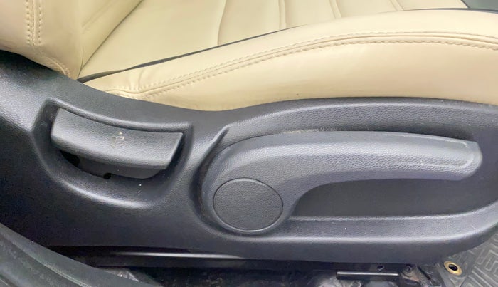 2018 Hyundai Elite i20 ASTA 1.2  CVT, Petrol, Automatic, 34,044 km, Driver Side Adjustment Panel