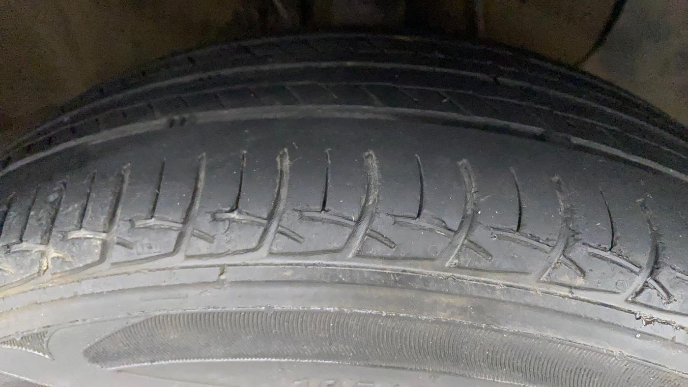 2018 Hyundai Elite i20 ASTA 1.2  CVT, Petrol, Automatic, 34,044 km, Right Front Tyre Tread
