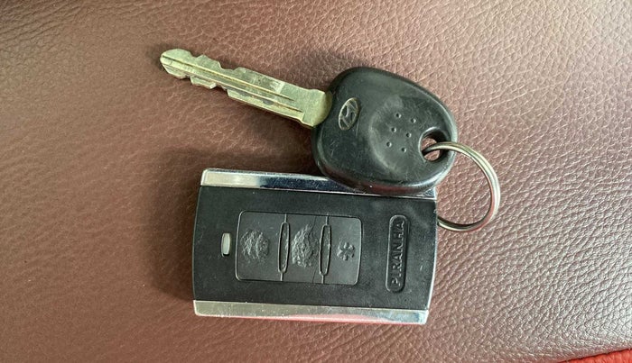 2018 Hyundai Eon ERA +, Petrol, Manual, 42,409 km, Key Close Up