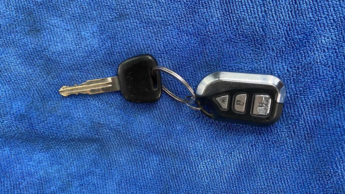 2016 Maruti Eeco 5 STR, CNG, Manual, 79,801 km, Key Close Up
