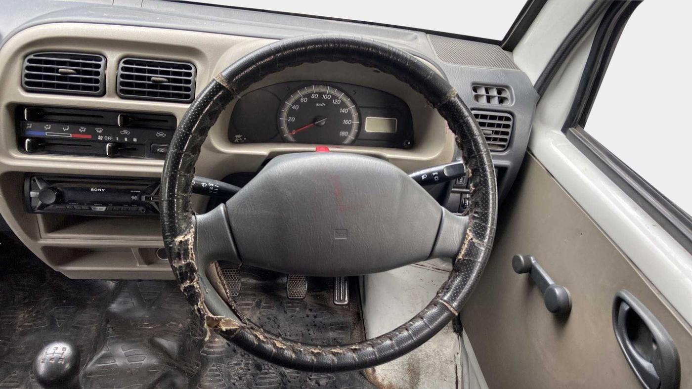 2016 Maruti Eeco 5 STR, CNG, Manual, 79,801 km, Steering Wheel Close Up