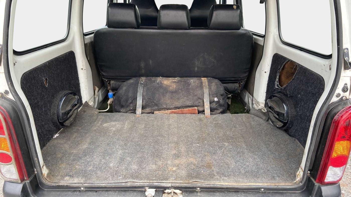 2016 Maruti Eeco 5 STR, CNG, Manual, 79,801 km, Boot Inside