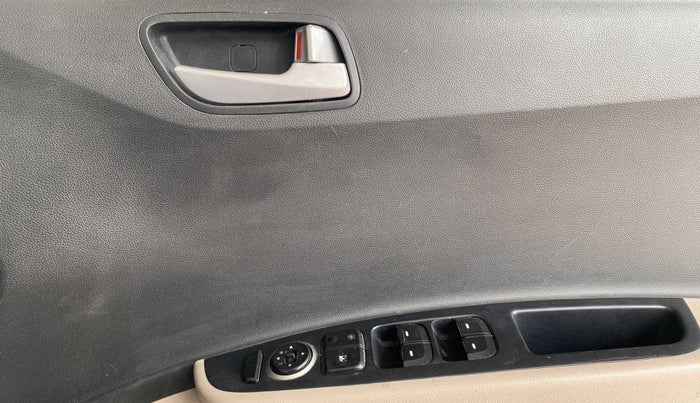 2018 Hyundai Grand i10 SPORTZ 1.2 KAPPA VTVT, Petrol, Manual, 78,908 km, Driver Side Door Panels Control