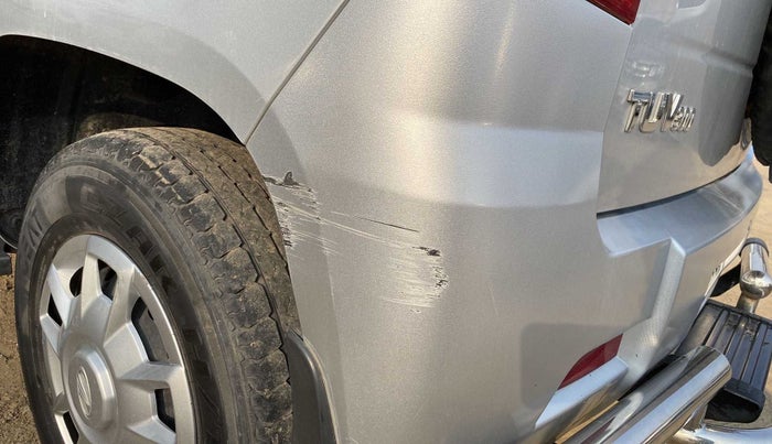 2017 Mahindra TUV300 T6, Diesel, Manual, 37,162 km, Rear bumper - Minor scratches