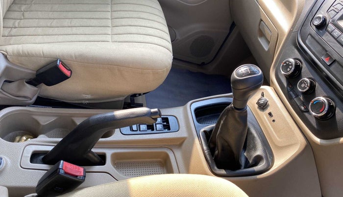 2017 Mahindra TUV300 T6, Diesel, Manual, 37,162 km, Gear Lever