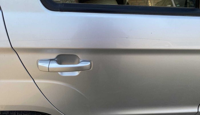 2017 Mahindra TUV300 T6, Diesel, Manual, 37,162 km, Right rear door - Minor scratches