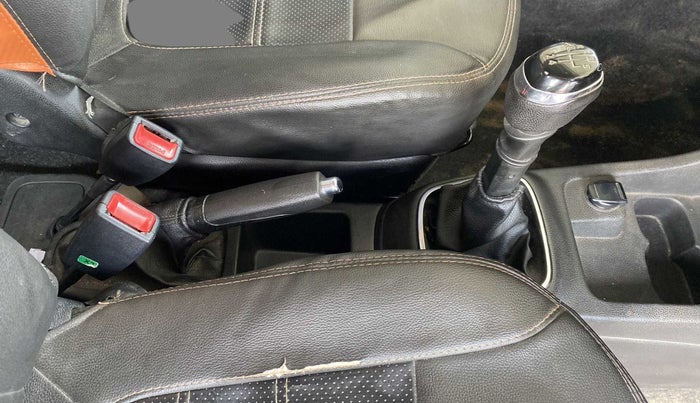 2018 Renault Kwid RXT 1.0, Petrol, Manual, 93,779 km, Gear Lever