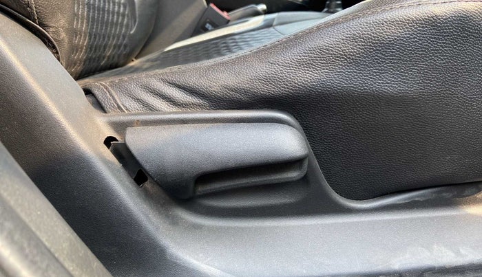 2016 Maruti Swift VXI, Petrol, Manual, 58,713 km, Driver Side Adjustment Panel