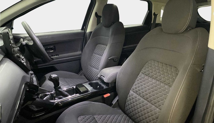 2022 Tata Harrier XTA PLUS 2.0L KRYOTEC DARK EDITION, Diesel, Automatic, 8,161 km, Right Side Front Door Cabin