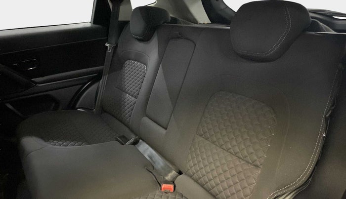 2022 Tata Harrier XTA PLUS 2.0L KRYOTEC DARK EDITION, Diesel, Automatic, 8,161 km, Right Side Rear Door Cabin