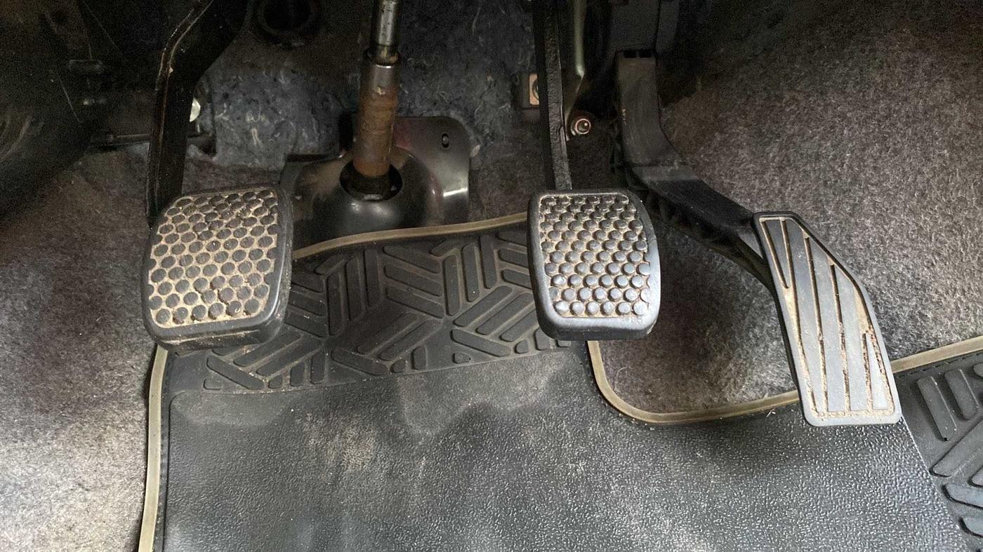 2019 Maruti Alto VXI, Petrol, Manual, 21,733 km, Pedals