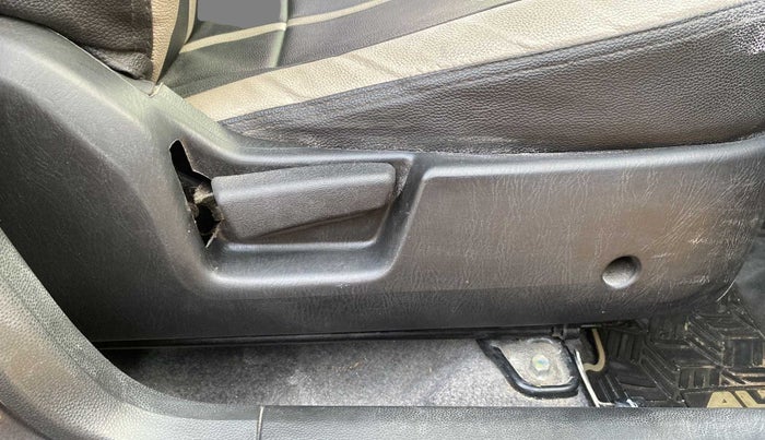 2019 Maruti Alto VXI, Petrol, Manual, 21,733 km, Driver Side Adjustment Panel