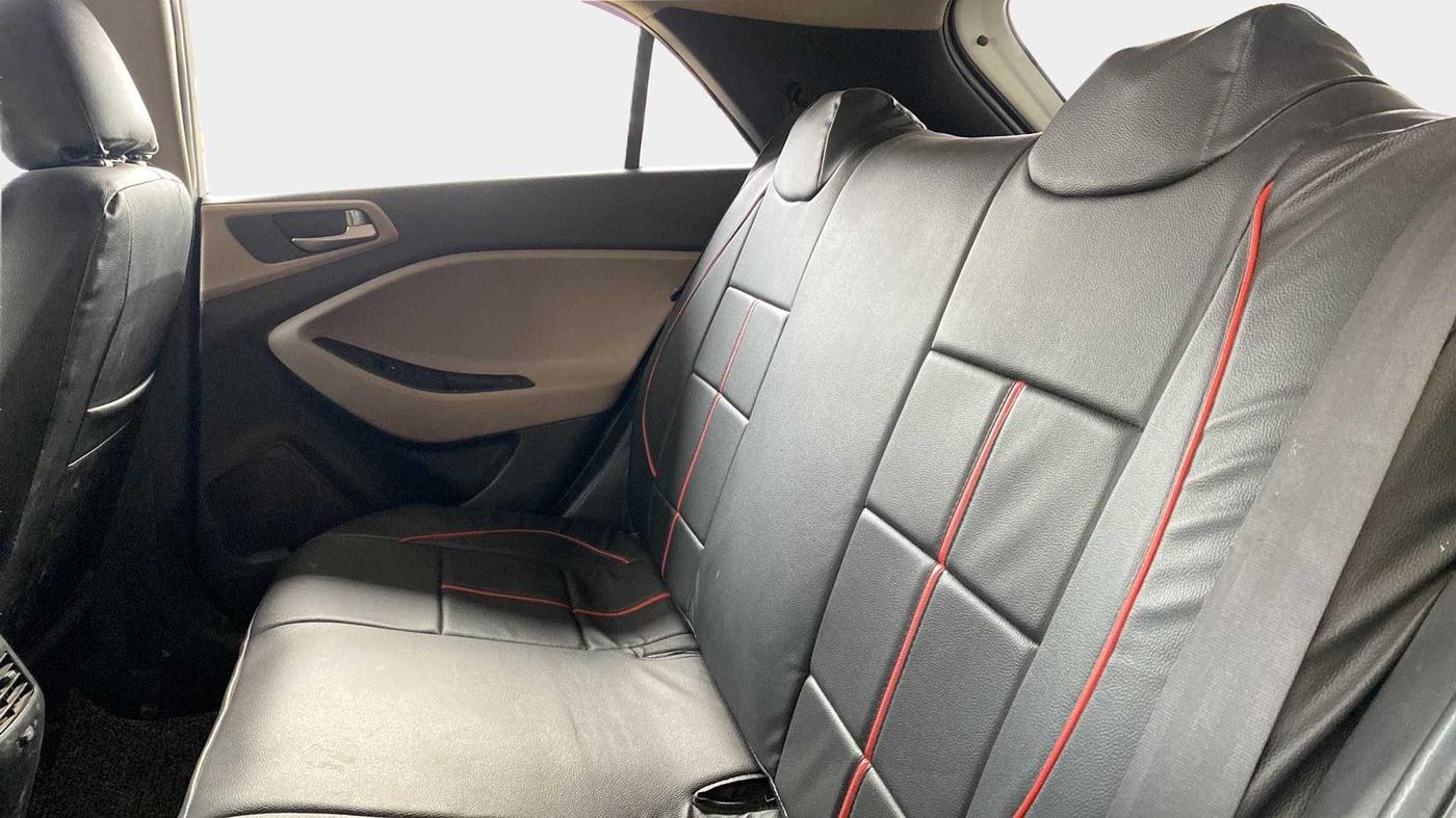 2019 Hyundai Elite i20 MAGNA PLUS 1.2, Petrol, Manual, 20,935 km, Right Side Rear Door Cabin