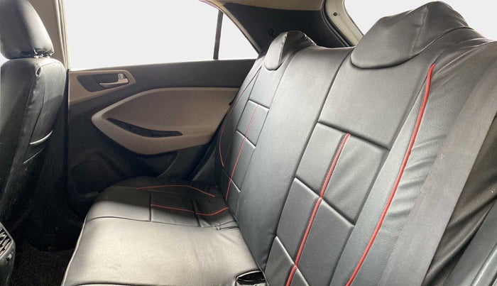 2019 Hyundai Elite i20 MAGNA PLUS 1.2, Petrol, Manual, 20,935 km, Right Side Rear Door Cabin