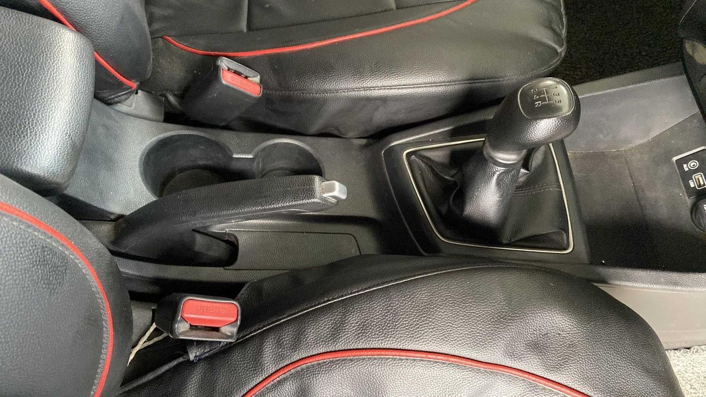2019 Hyundai Elite i20 MAGNA PLUS 1.2, Petrol, Manual, 20,935 km, Gear Lever