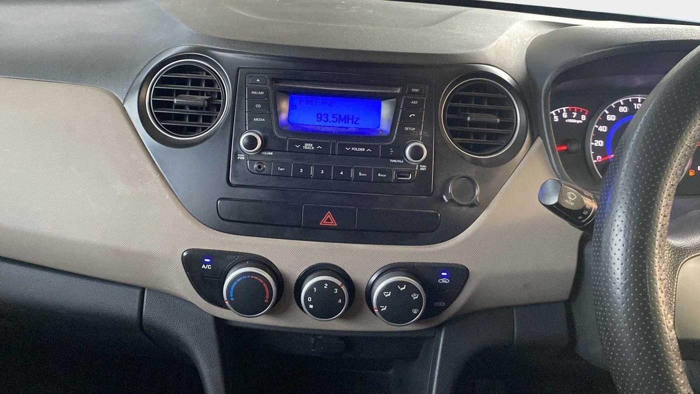 2017 Hyundai Grand i10 MAGNA 1.2 KAPPA VTVT, Petrol, Manual, 29,100 km, Air Conditioner