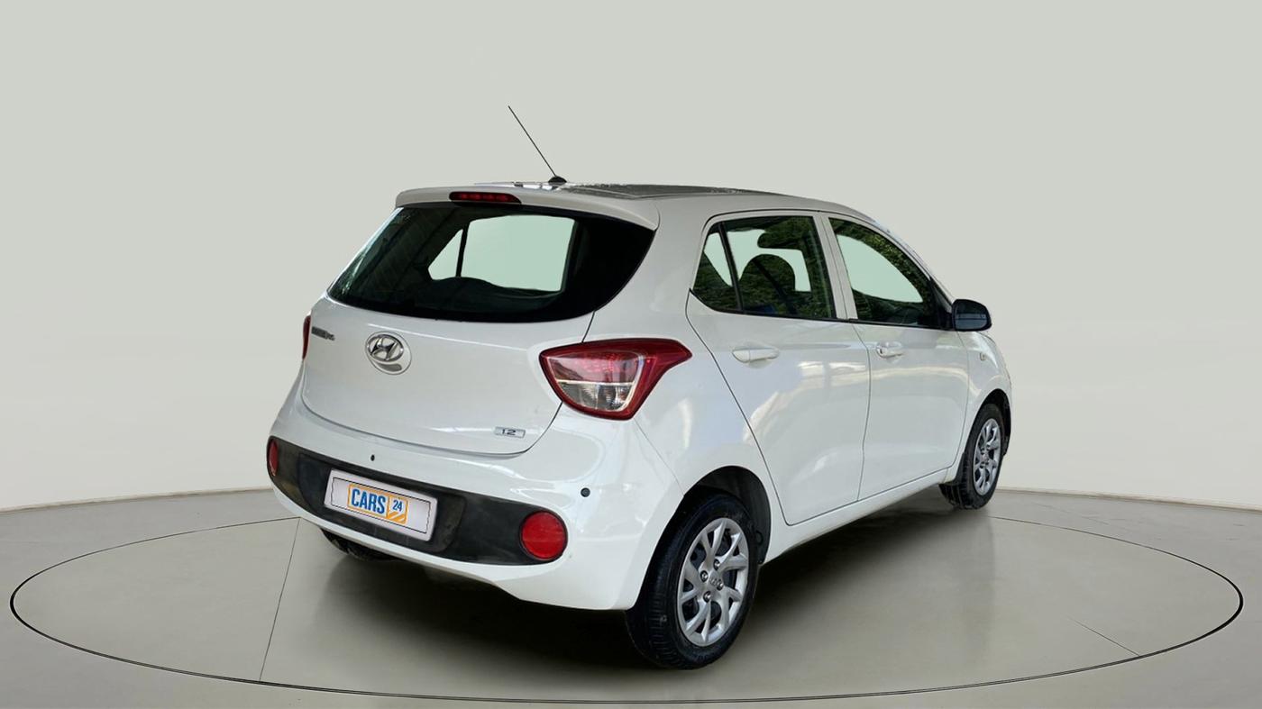 2017 Hyundai Grand i10 MAGNA 1.2 KAPPA VTVT, Petrol, Manual, 29,100 km, Right Back Diagonal