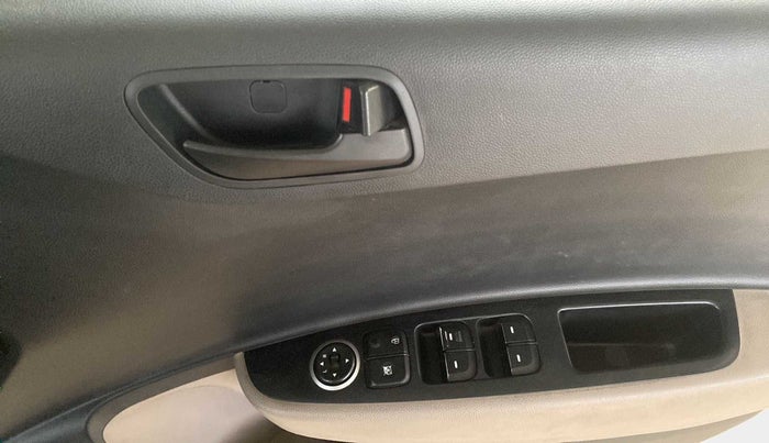 2017 Hyundai Grand i10 MAGNA 1.2 KAPPA VTVT, Petrol, Manual, 29,100 km, Driver Side Door Panels Control