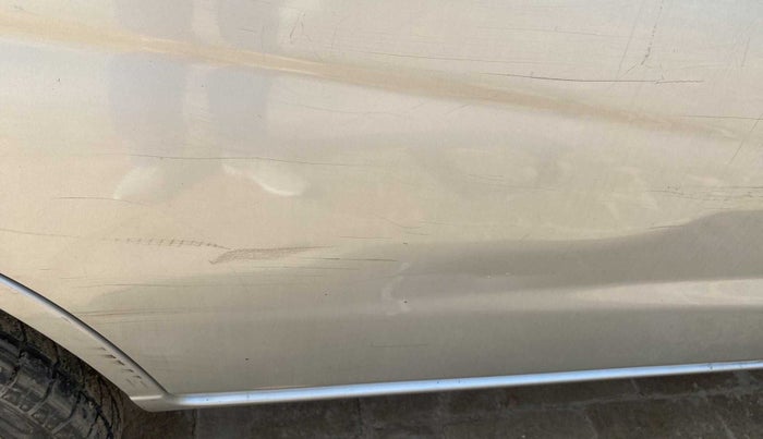 2010 Maruti Alto LXI, Petrol, Manual, 39,450 km, Right rear door - Minor scratches