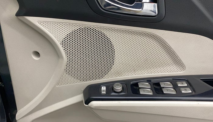 2020 Mahindra XUV300 W8 (O) 1.5 DIESEL, Diesel, Manual, 50,895 km, Infotainment system - Front speakers missing / not working
