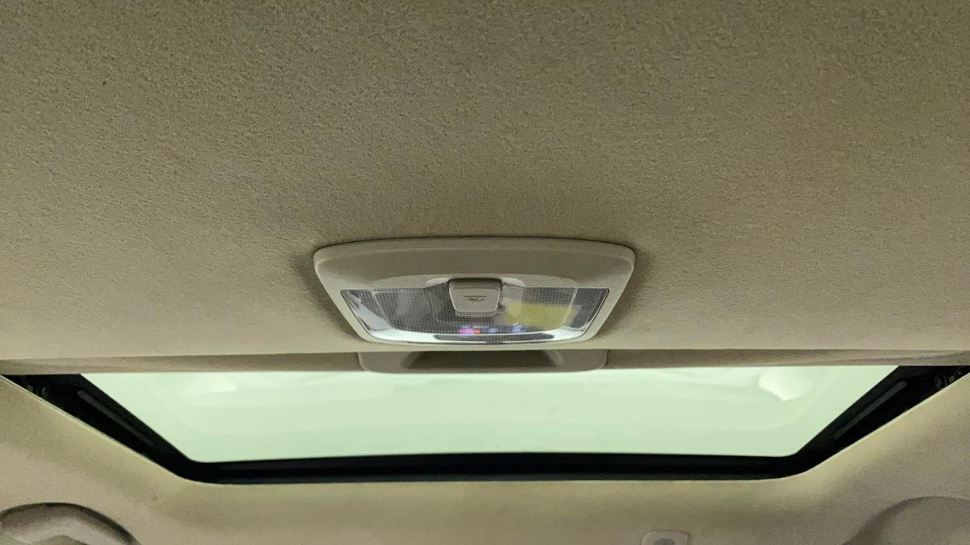2020 Mahindra XUV300 W8 (O) 1.5 DIESEL, Diesel, Manual, 50,895 km, Moonroof/ Sunroof