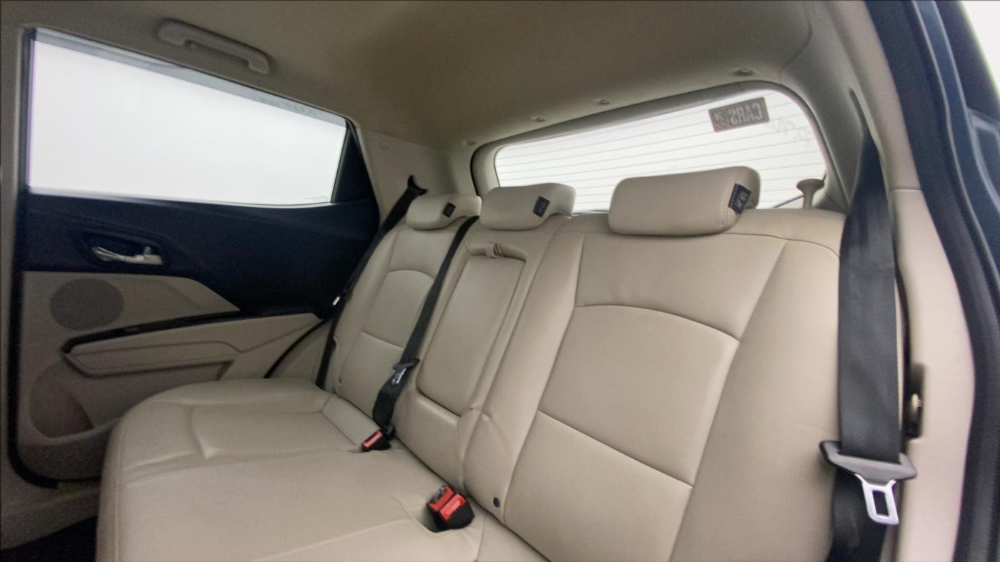2020 Mahindra XUV300 W8 (O) 1.5 DIESEL, Diesel, Manual, 50,895 km, Right Side Rear Door Cabin