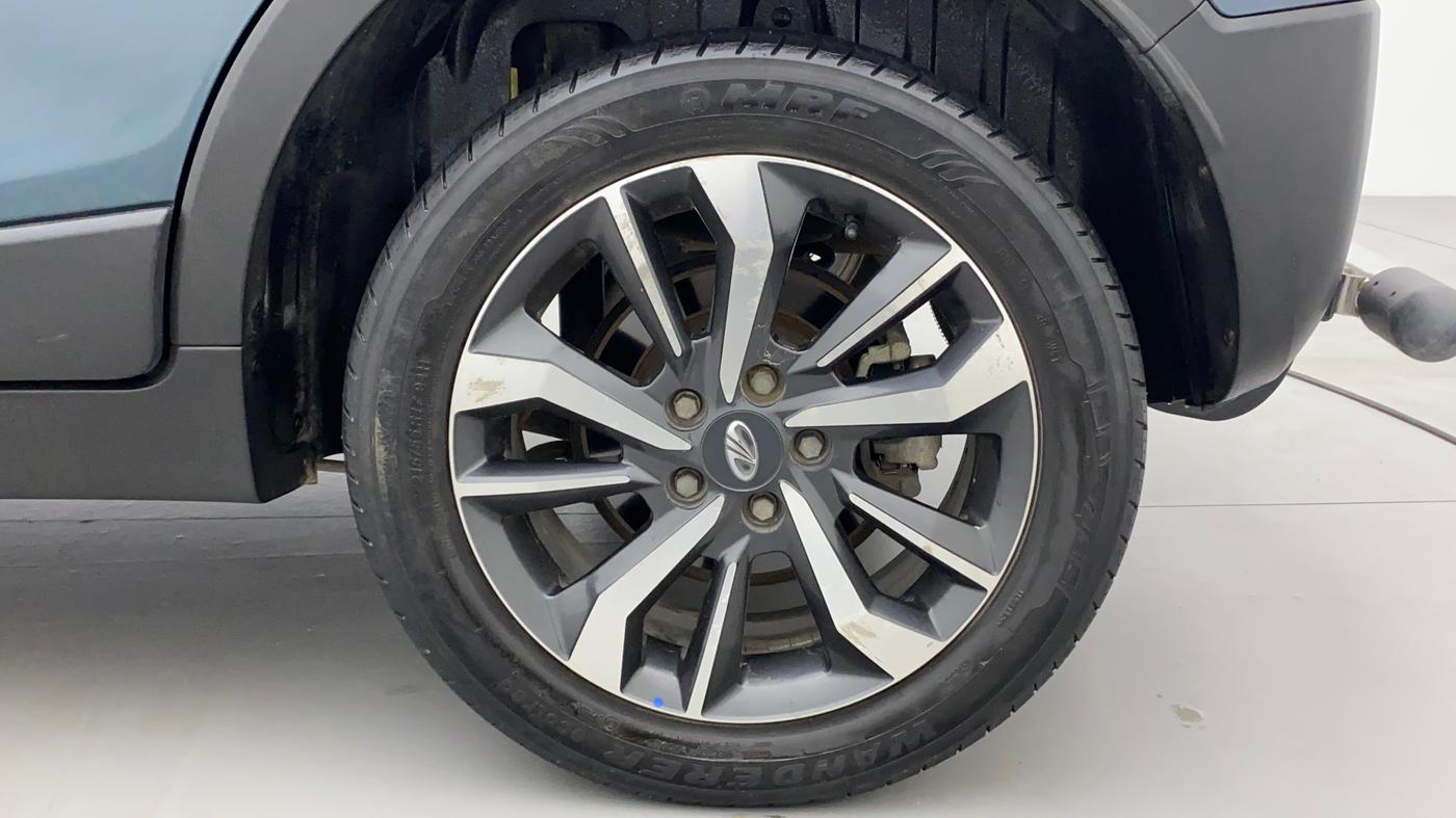 2020 Mahindra XUV300 W8 (O) 1.5 DIESEL, Diesel, Manual, 50,895 km, Left Rear Wheel