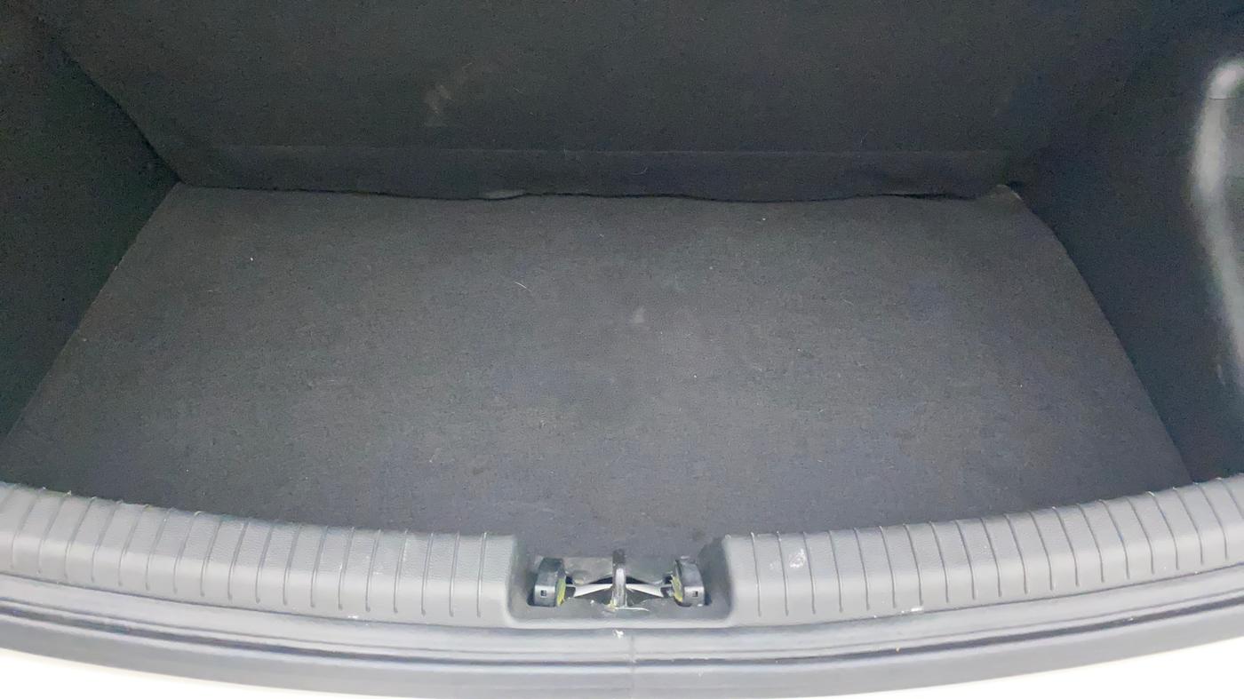 2019 Hyundai Grand i10 SPORTZ AT 1.2 KAPPA VTVT, Petrol, Automatic, 18,760 km, Boot Inside
