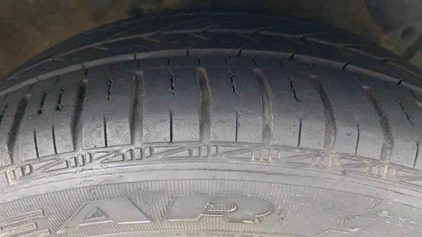 2019 Hyundai Grand i10 SPORTZ AT 1.2 KAPPA VTVT, Petrol, Automatic, 18,760 km, Right Front Tyre Tread