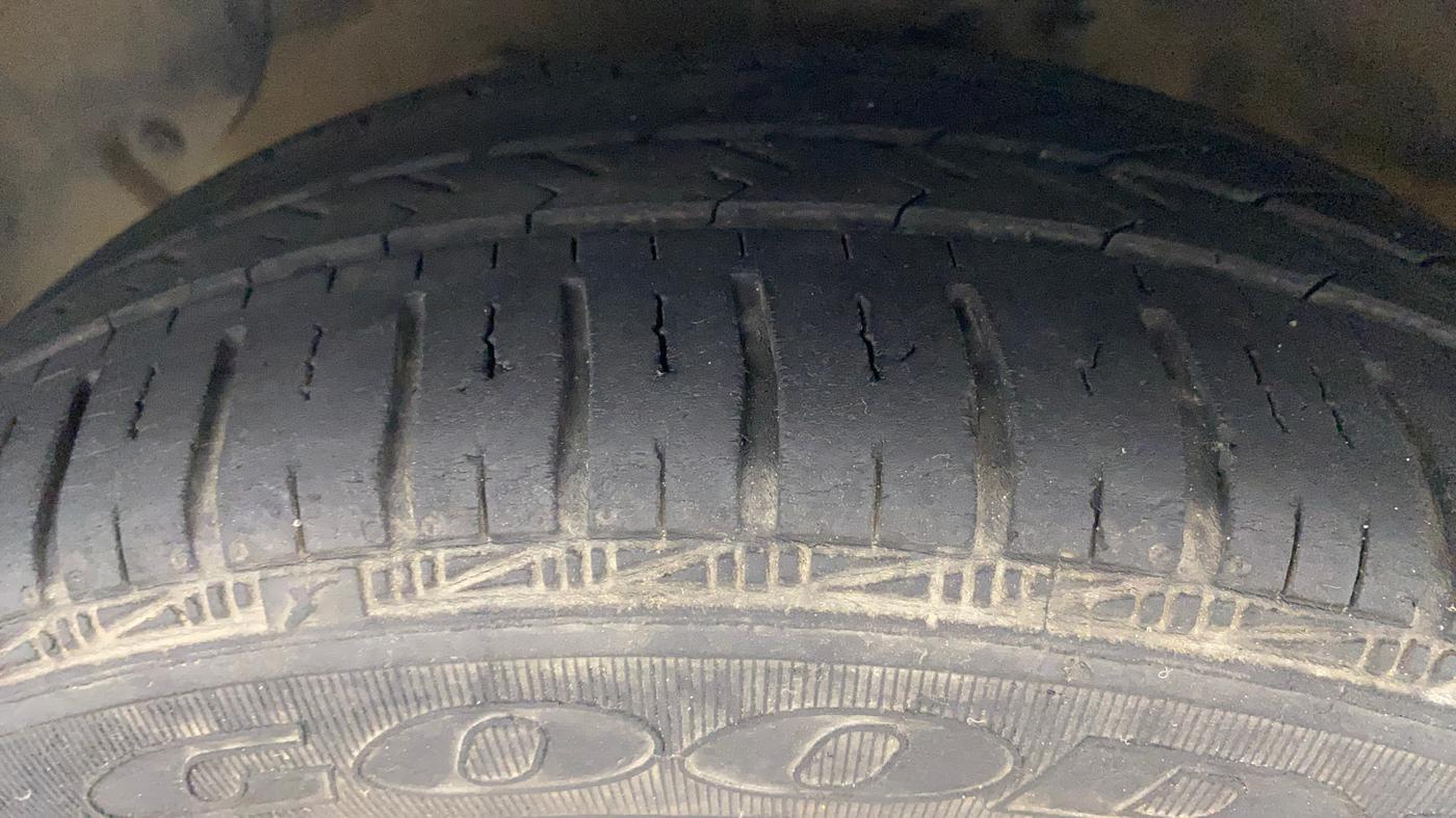 2019 Hyundai Grand i10 SPORTZ AT 1.2 KAPPA VTVT, Petrol, Automatic, 18,760 km, Left Front Tyre Tread