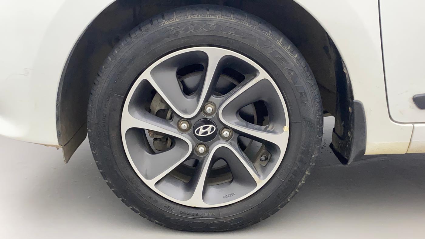 2019 Hyundai Grand i10 SPORTZ AT 1.2 KAPPA VTVT, Petrol, Automatic, 18,760 km, Left Front Wheel
