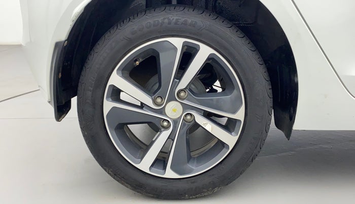 2022 Tata ALTROZ XZA PLUS, Petrol, Automatic, 13,116 km, Right Rear Wheel