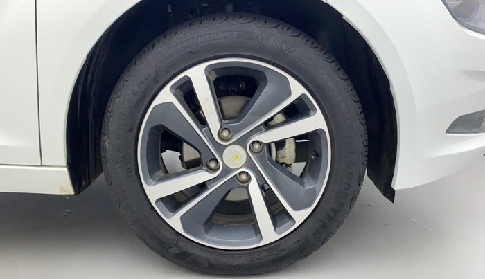 2022 Tata ALTROZ XZA PLUS, Petrol, Automatic, 13,116 km, Right Front Wheel