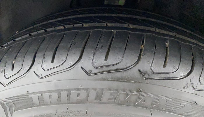 2022 Tata ALTROZ XZA PLUS, Petrol, Automatic, 13,116 km, Left Front Tyre Tread