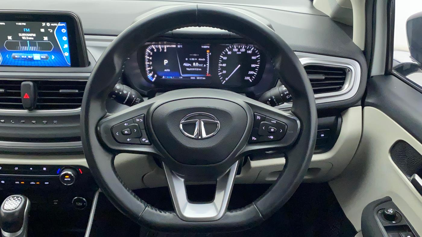 2022 Tata ALTROZ XZA PLUS, Petrol, Automatic, 13,116 km, Steering Wheel Close Up