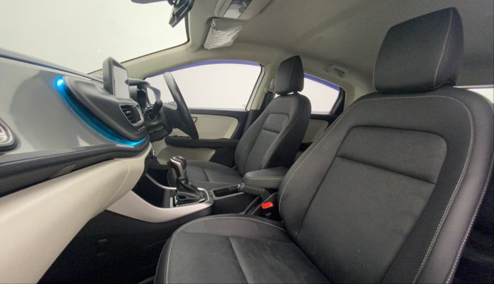 2022 Tata ALTROZ XZA PLUS, Petrol, Automatic, 13,116 km, Right Side Front Door Cabin