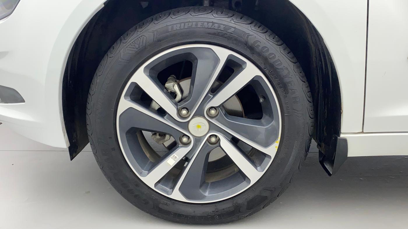 2022 Tata ALTROZ XZA PLUS, Petrol, Automatic, 13,116 km, Left Front Wheel