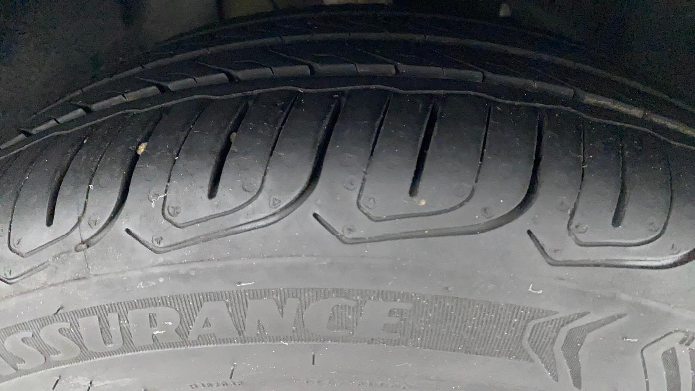 2022 Tata ALTROZ XZA PLUS, Petrol, Automatic, 13,116 km, Right Front Tyre Tread