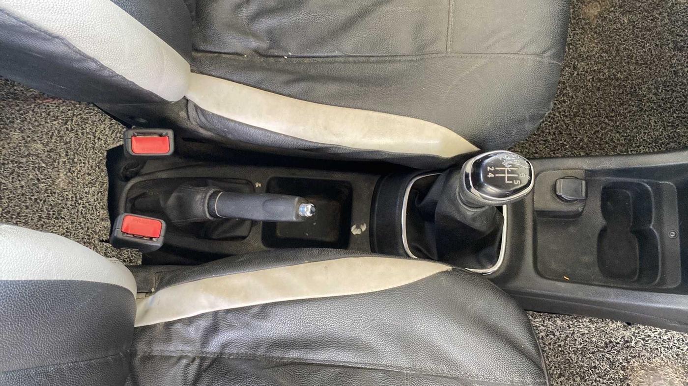 2019 Renault Kwid RXT 0.8 (O), Petrol, Manual, 28,167 km, Gear Lever