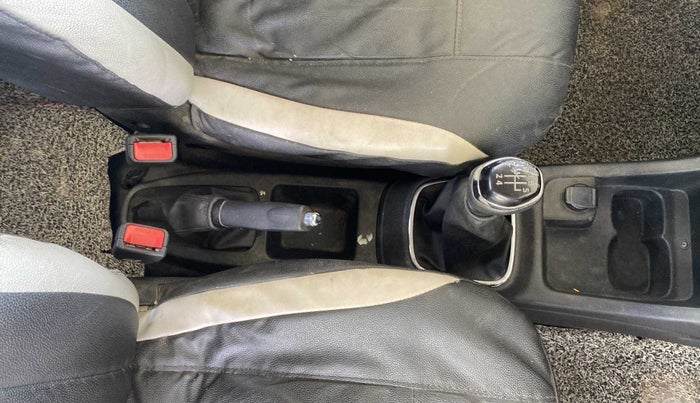 2019 Renault Kwid RXT 0.8 (O), Petrol, Manual, 28,167 km, Gear Lever