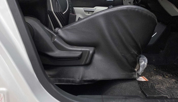 2022 Maruti IGNIS ZETA 1.2, Petrol, Manual, 7,648 km, Driver Side Adjustment Panel