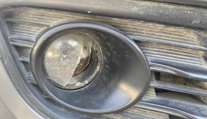 2014 Maruti Ciaz VDI +, Diesel, Manual, 71,925 km, Right fog light - Minor damage