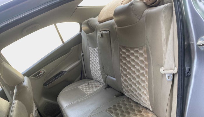 2014 Maruti Ciaz VDI +, Diesel, Manual, 71,925 km, Right Side Rear Door Cabin