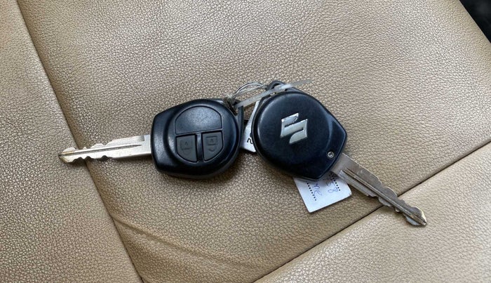 2015 Maruti Swift Dzire VXI, Petrol, Manual, 60,500 km, Key Close Up