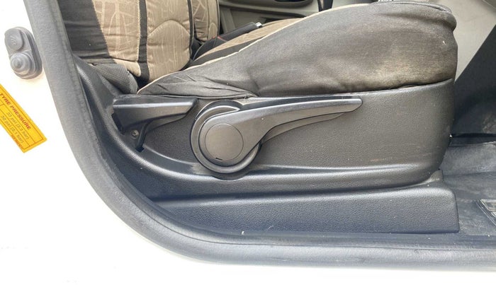 2018 Tata Tiago XZA PETROL, Petrol, Automatic, 73,422 km, Driver Side Adjustment Panel